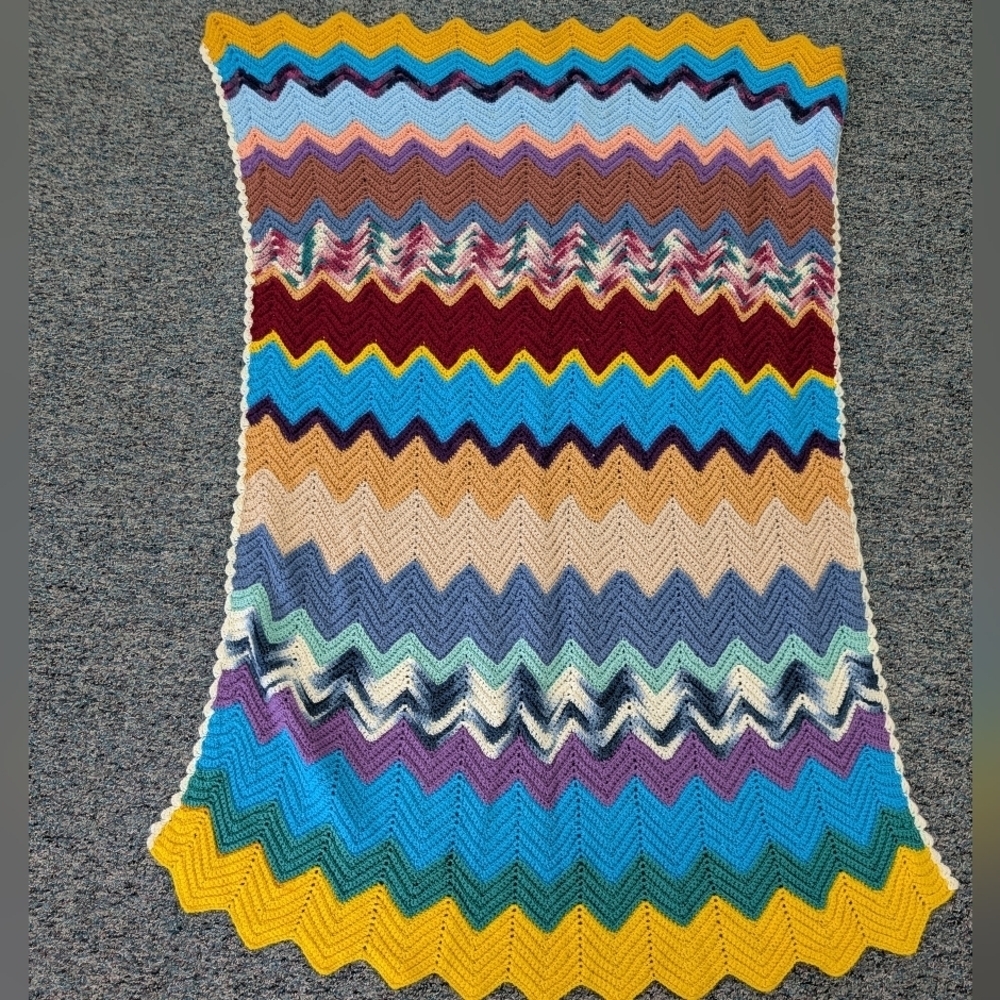 Vintage Handmade Zig Zag Large Colorful Afghan Throw Blanket - Picture 6 of 7